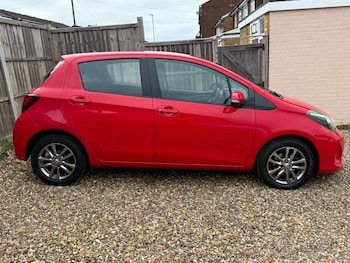 Used Toyota Yaris 2014 for sale - 76781126: Photo
