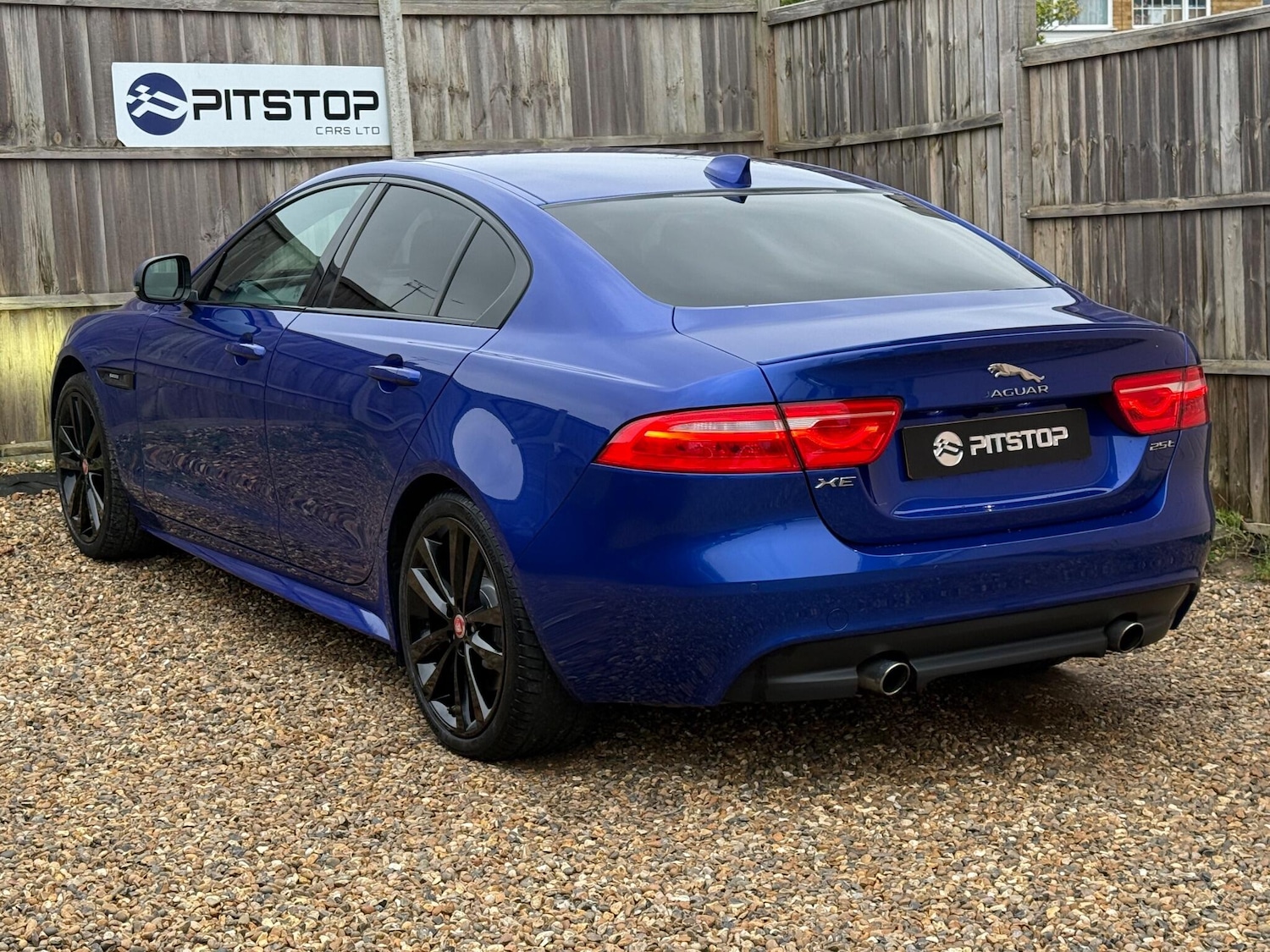 Used Jaguar XE 2016 for sale - 77040505: Photo 2