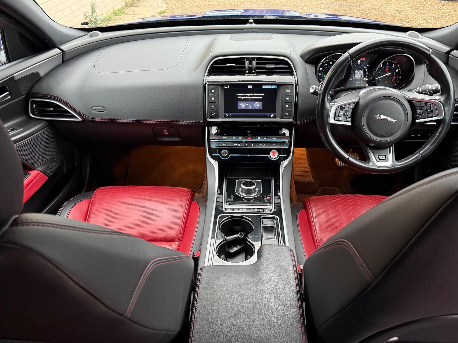 Used Jaguar XE 2016 for sale - 77040505: Photo 26