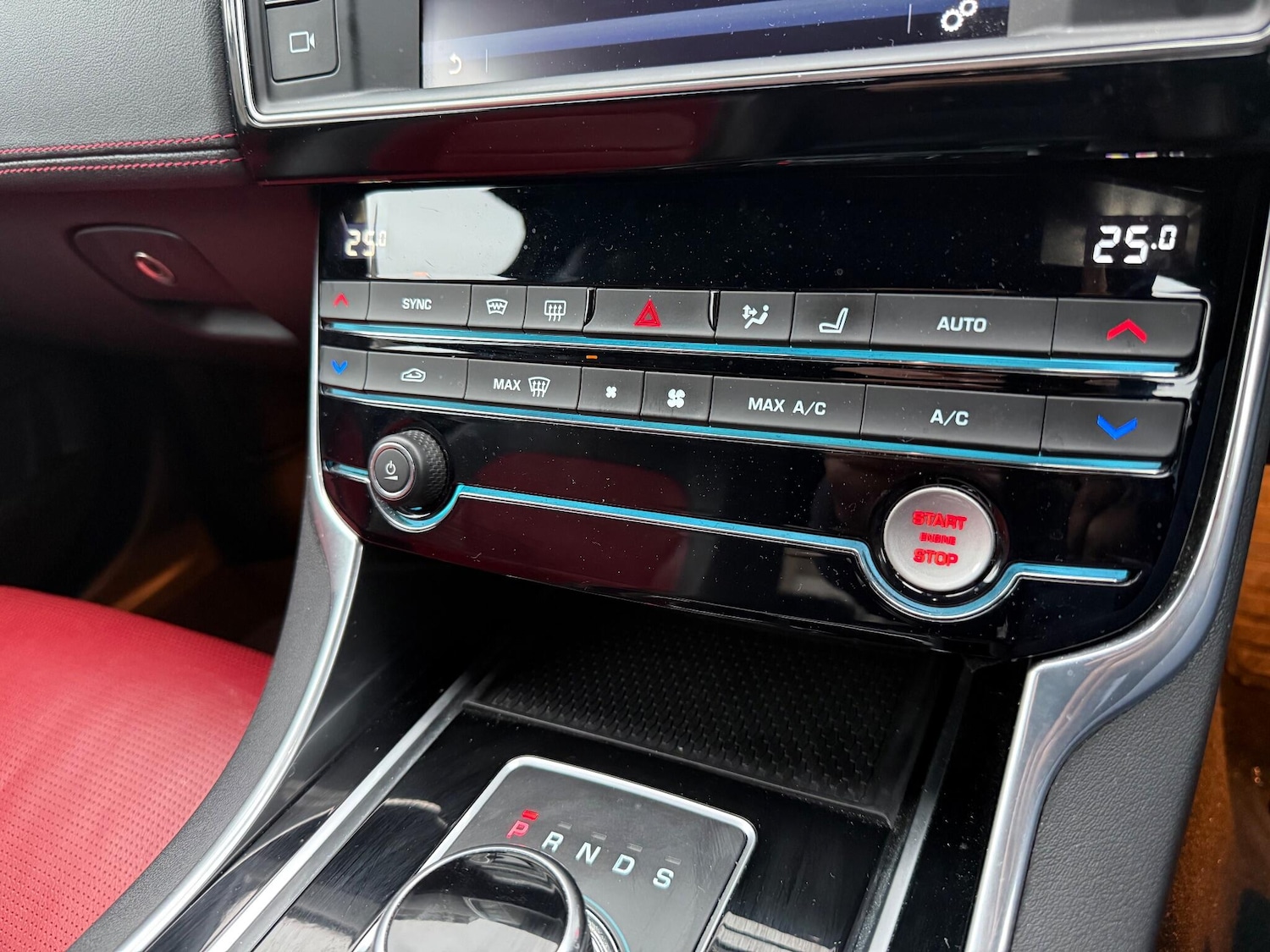 Used Jaguar XE 2016 for sale - 77040505: Photo 31