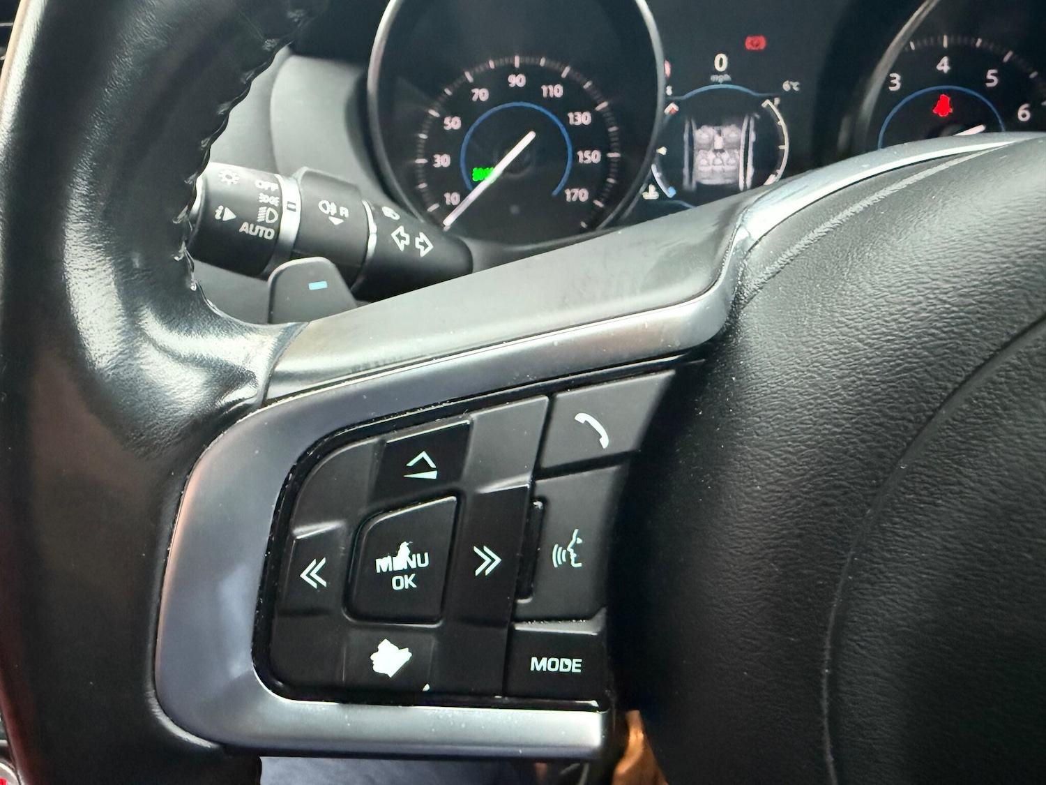 Used Jaguar XE 2016 for sale - 77040505: Photo 32