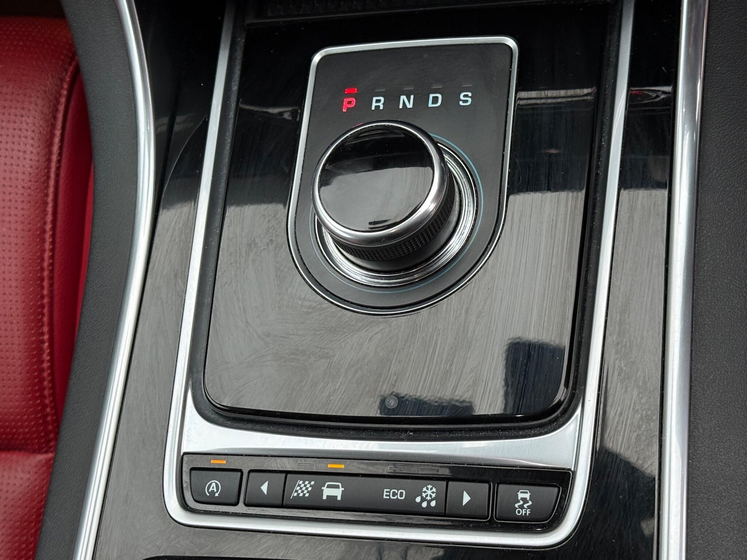 Used Jaguar XE 2016 for sale - 77040505: Photo 41