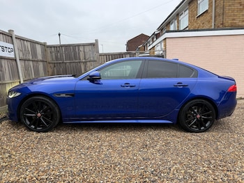 Used Jaguar XE 2016 for sale - 77040505: Photo