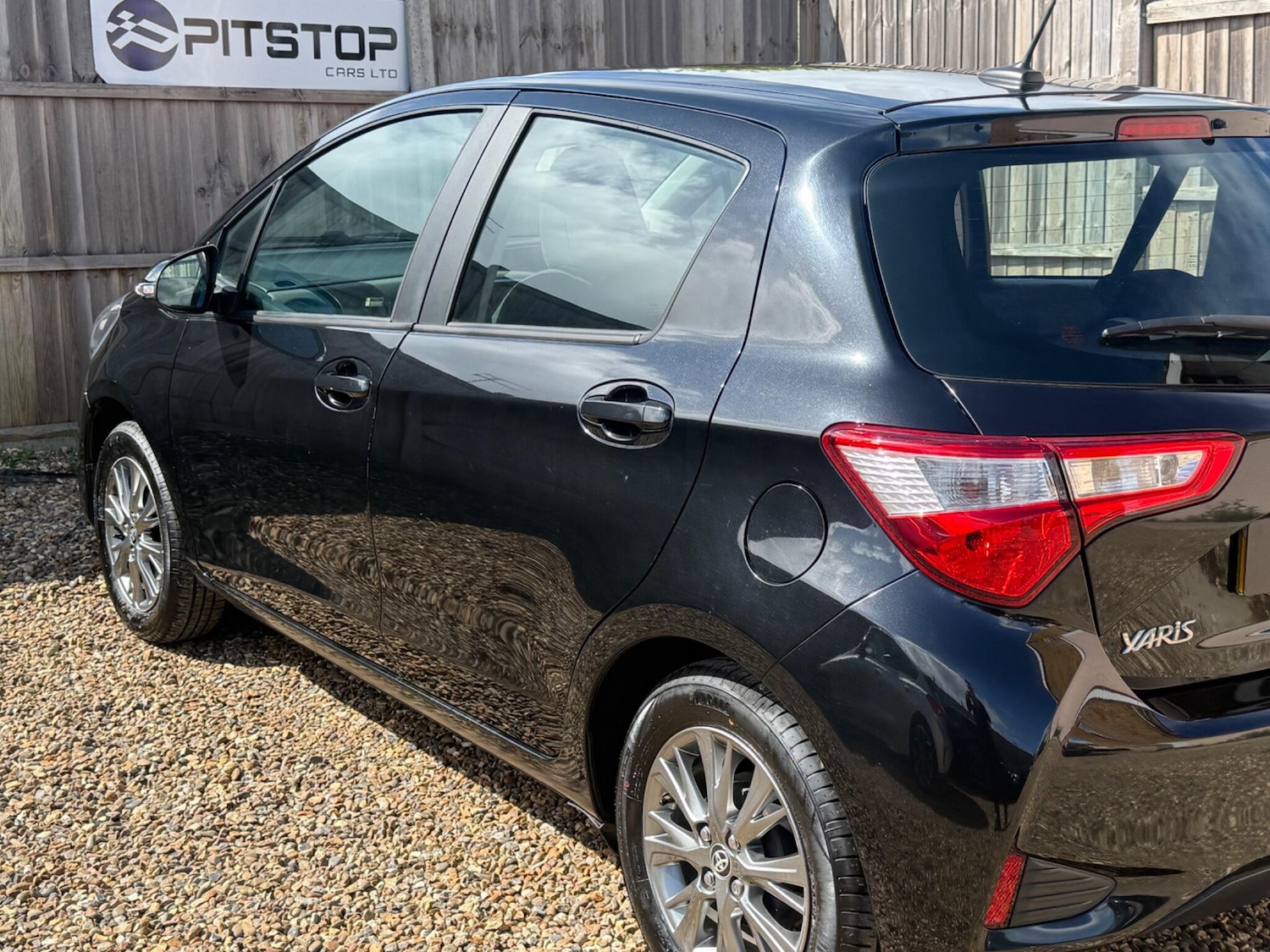 Used Toyota Yaris 2017 for sale - 78219986: Photo 11