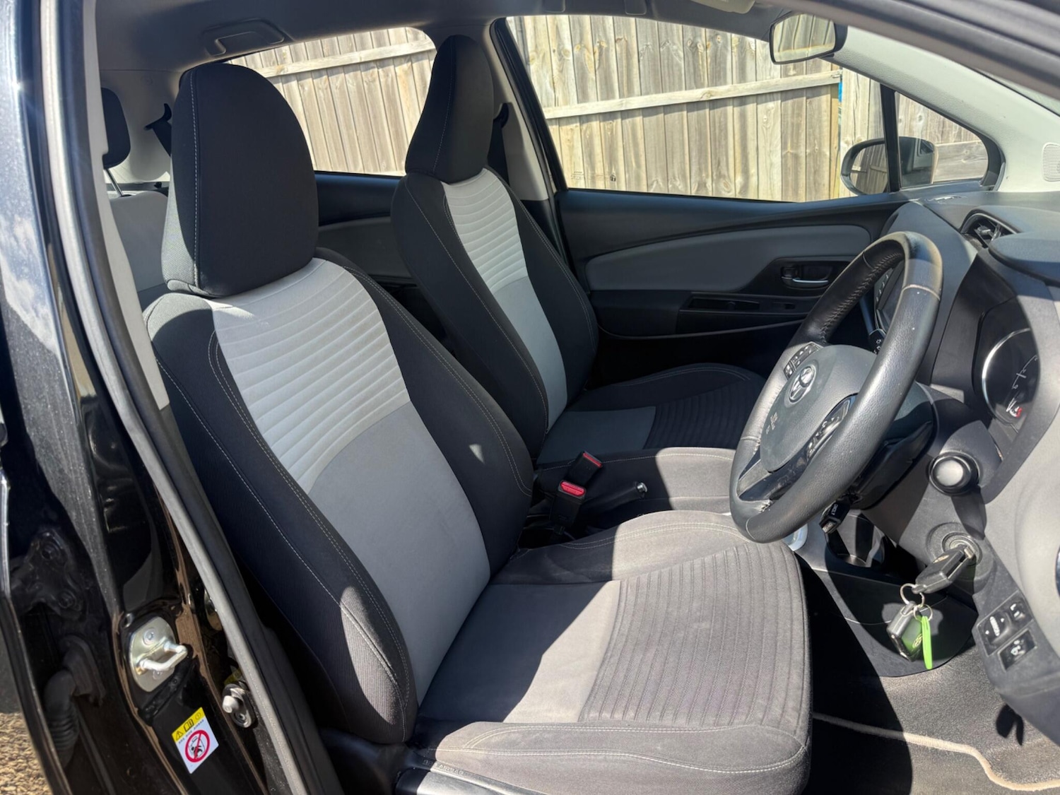 Used Toyota Yaris 2017 for sale - 78219986: Photo 20