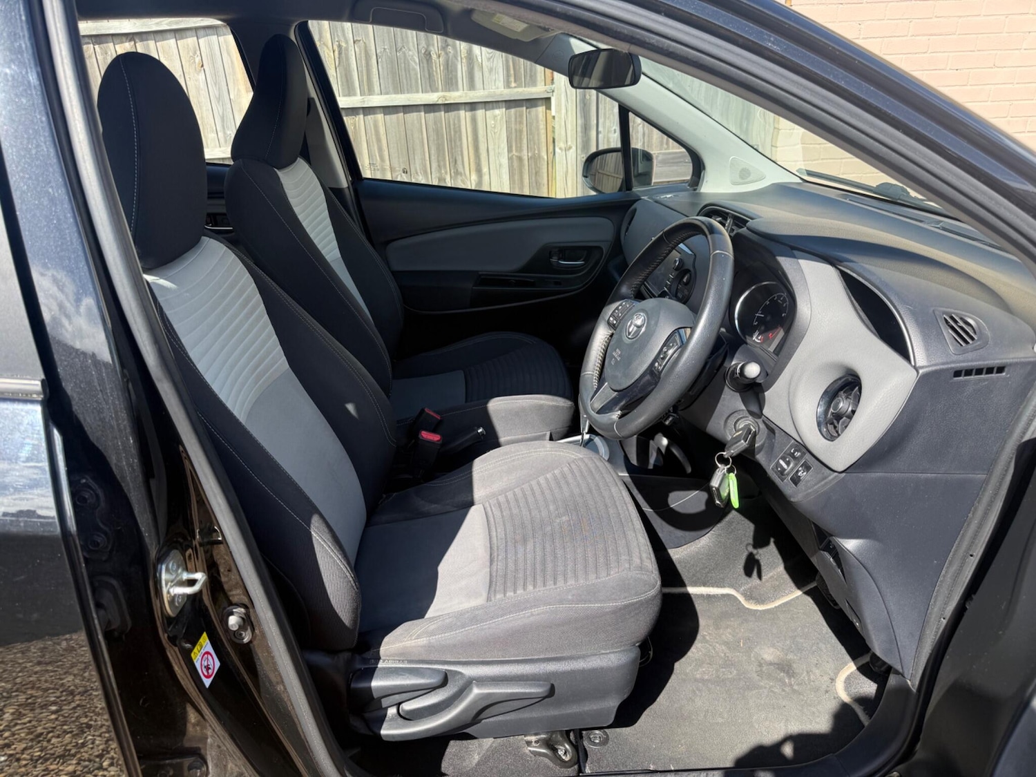 Used Toyota Yaris 2017 for sale - 78219986: Photo 21