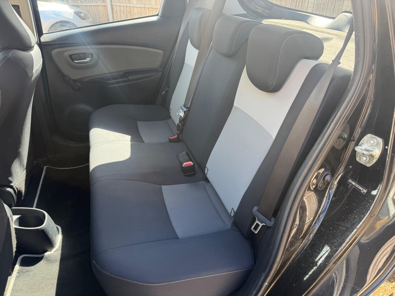 Used Toyota Yaris 2017 for sale - 78219986: Photo 25