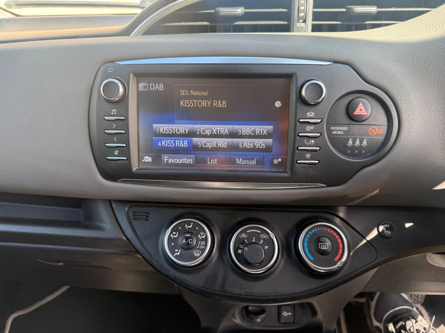 Used Toyota Yaris 2017 for sale - 78219986: Photo 31