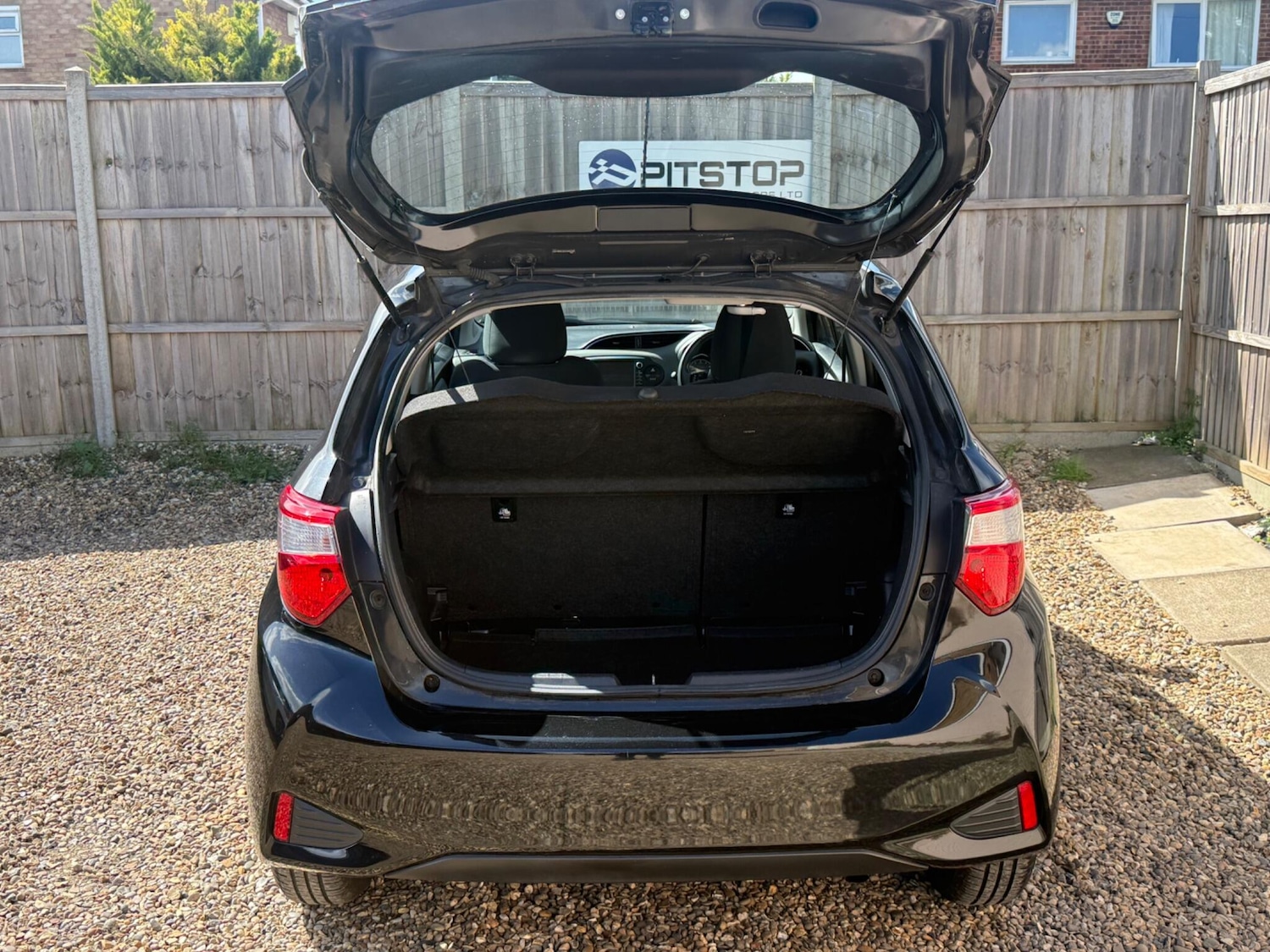 Used Toyota Yaris 2017 for sale - 78219986: Photo 36