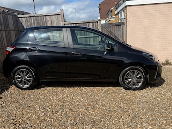 Used Toyota Yaris 2017 for sale - 78219986: Photo