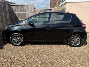 Used Toyota Yaris 2017 for sale - 78219986: Photo