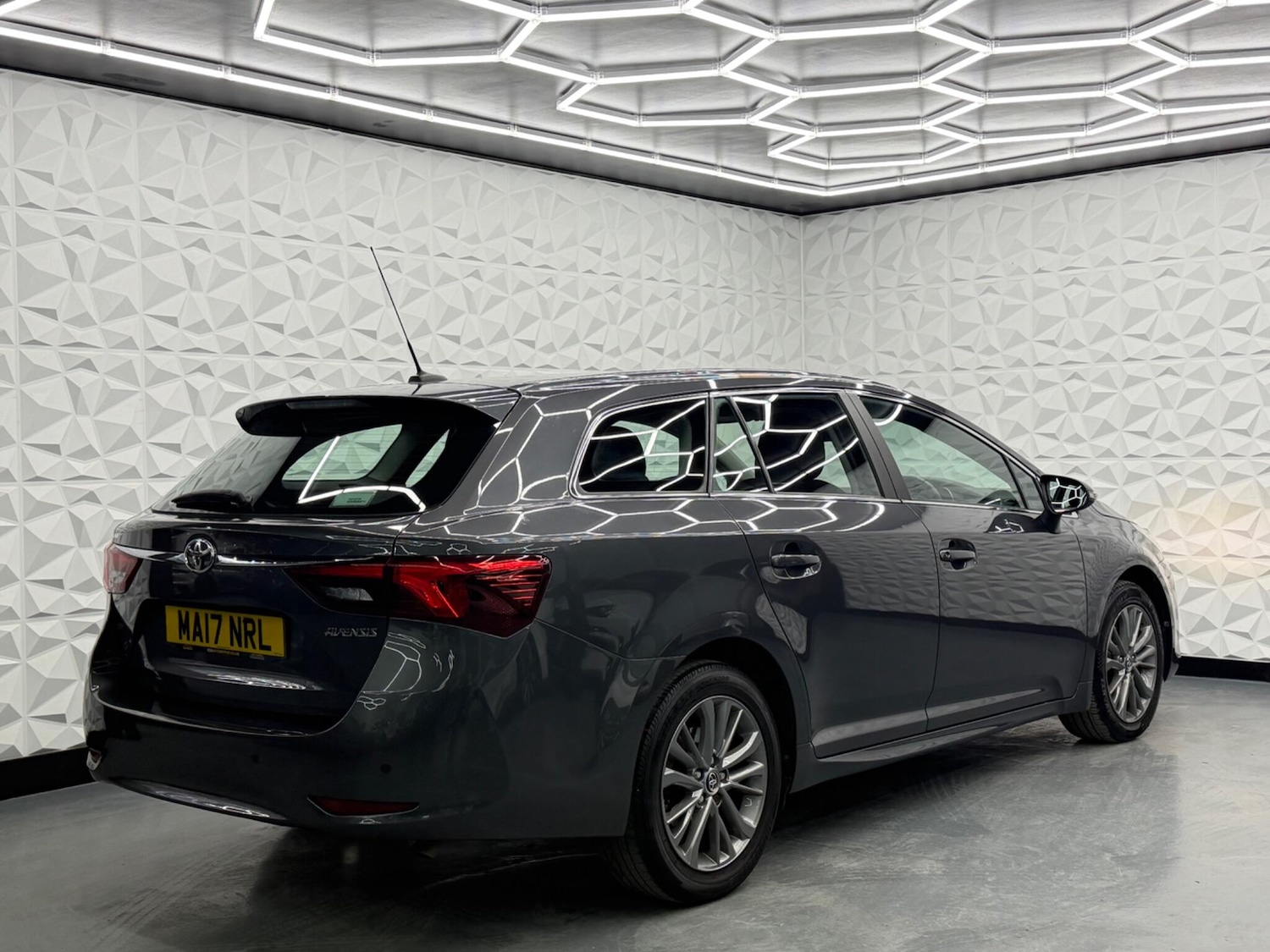 Used Toyota Avensis 2017 for sale - 77612480: Photo 12