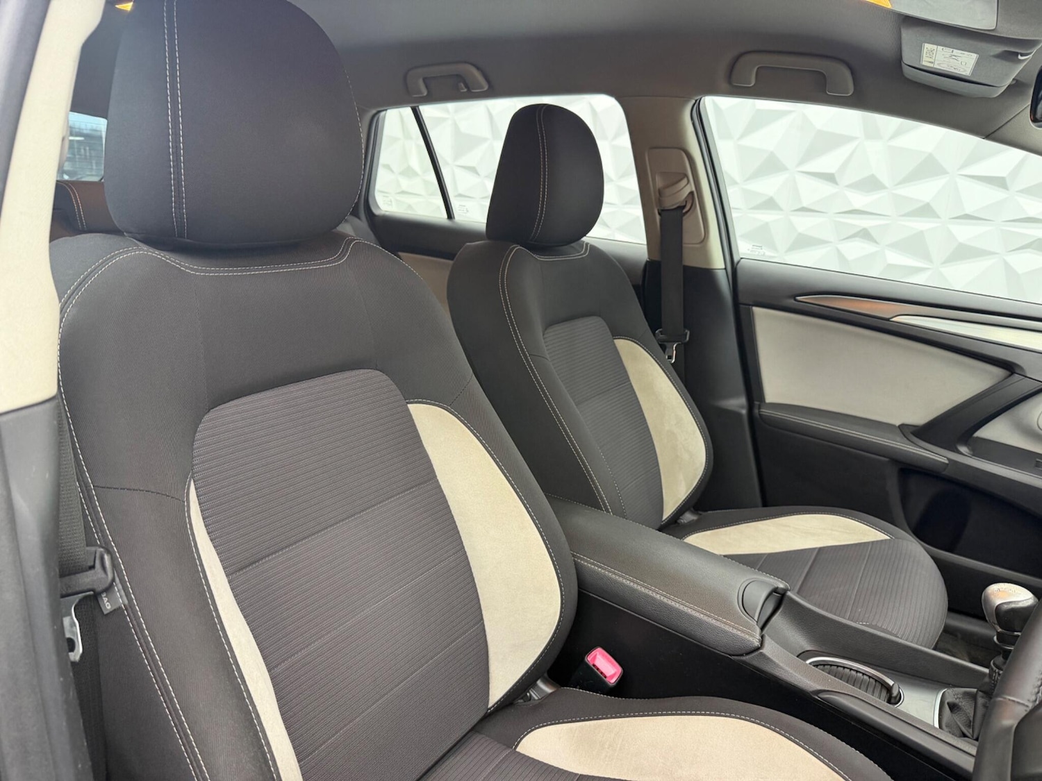 Used Toyota Avensis 2017 for sale - 77612480: Photo 19