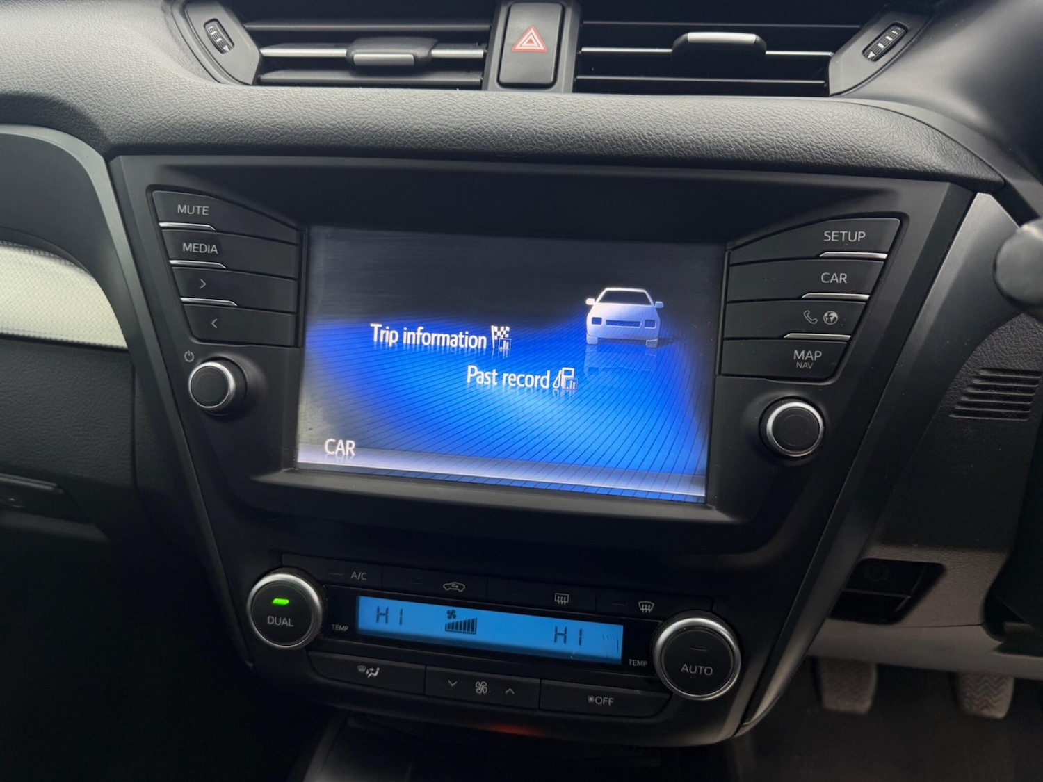 Used Toyota Avensis 2017 for sale - 77612480: Photo 24