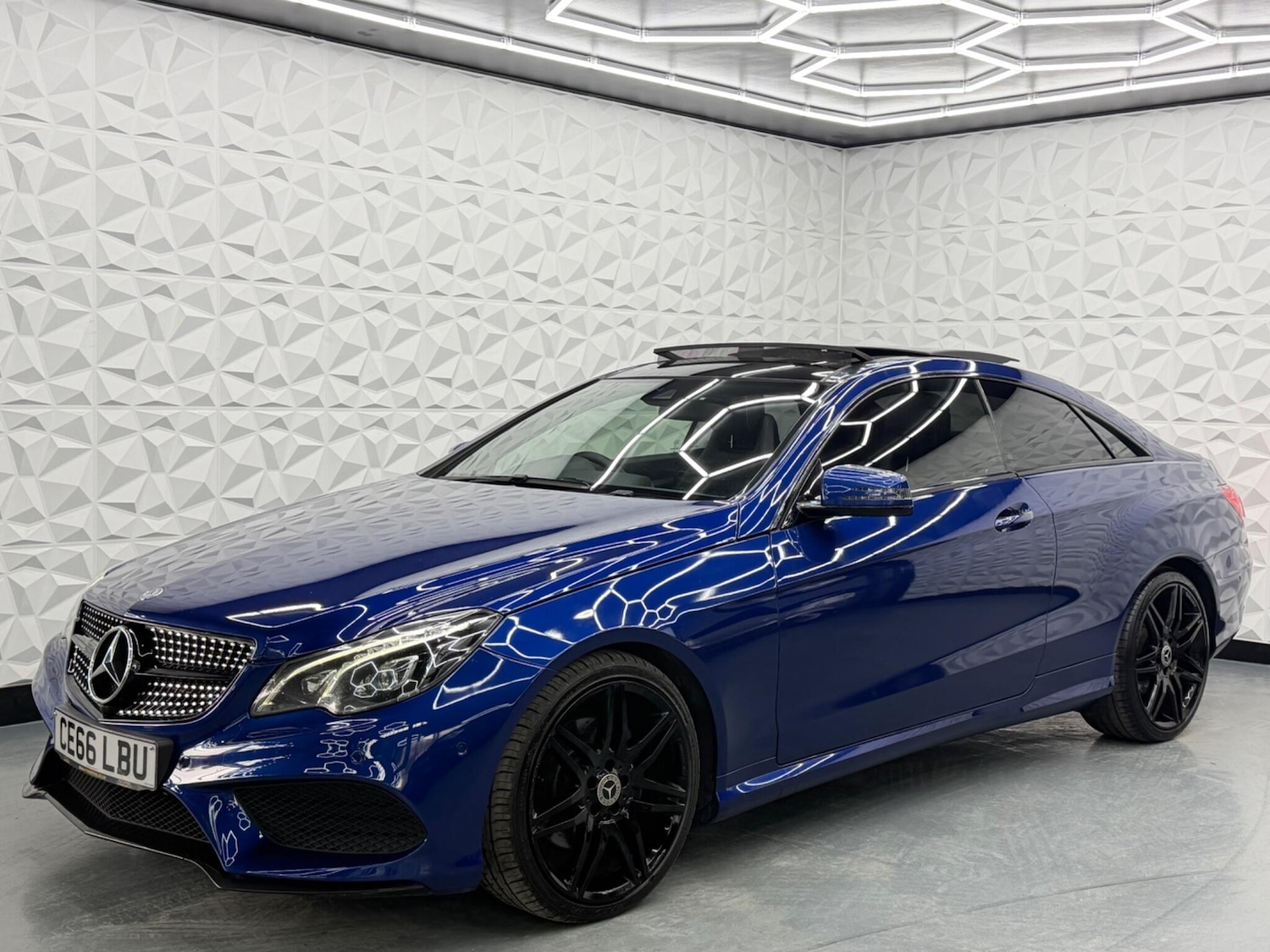 Used Mercedes-Benz E Class 2016 for sale - 77625076: Photo 5