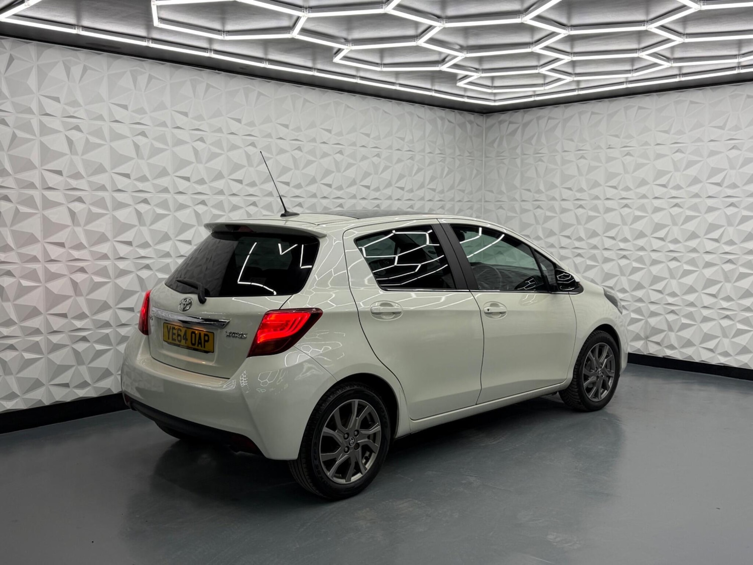 Used Toyota Yaris 2014 for sale - 77613846: Photo 10