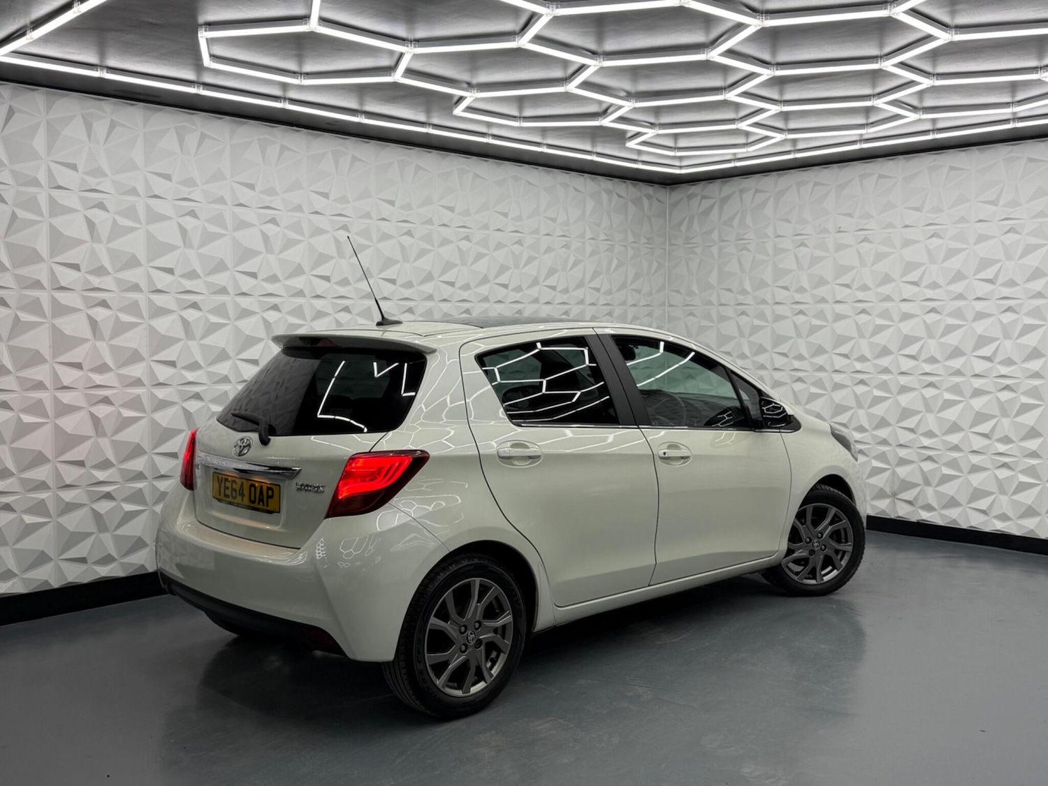 Used Toyota Yaris 2014 for sale - 77613846: Photo 3