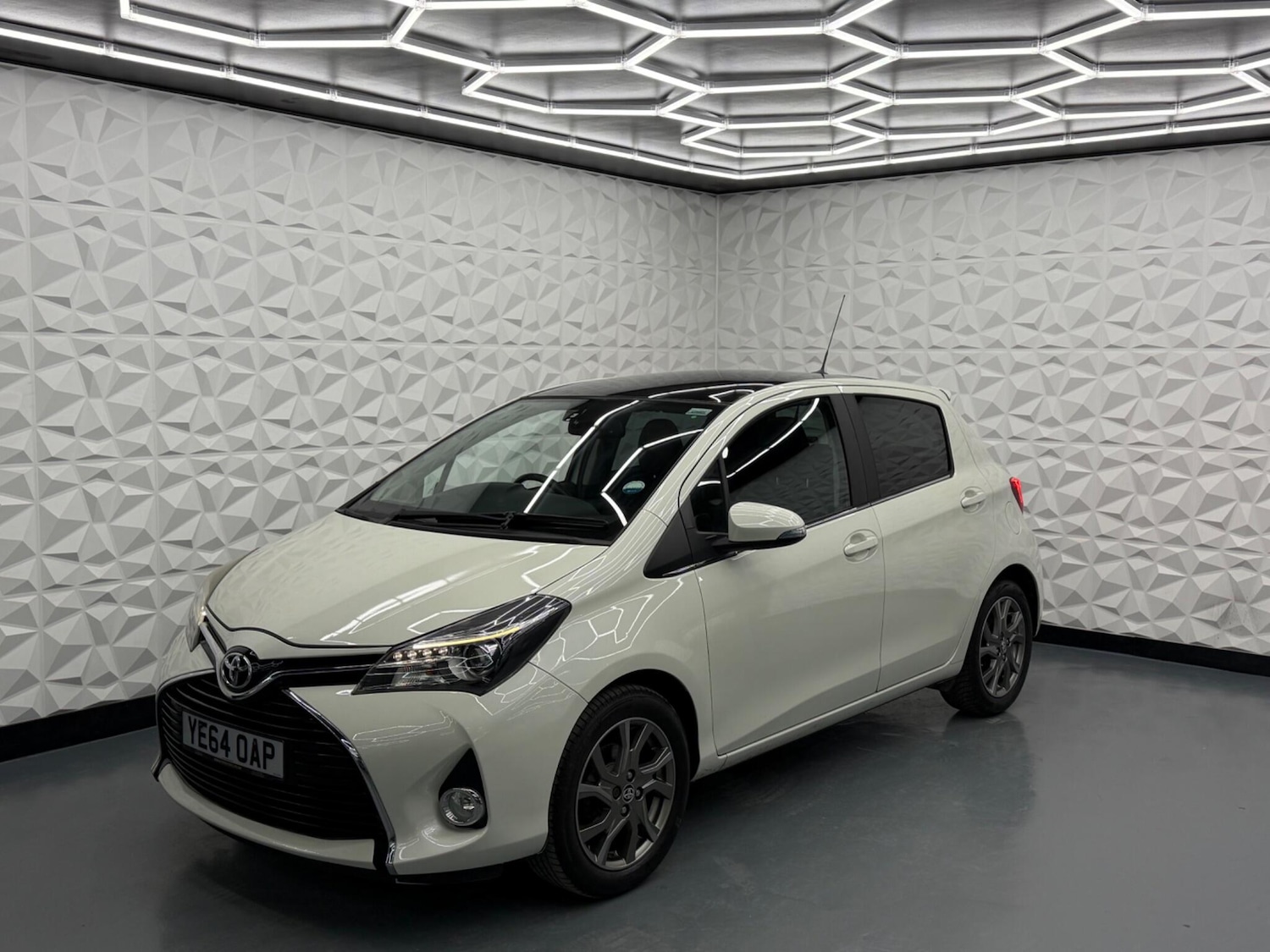Used Toyota Yaris 2014 for sale - 77613846: Photo 5
