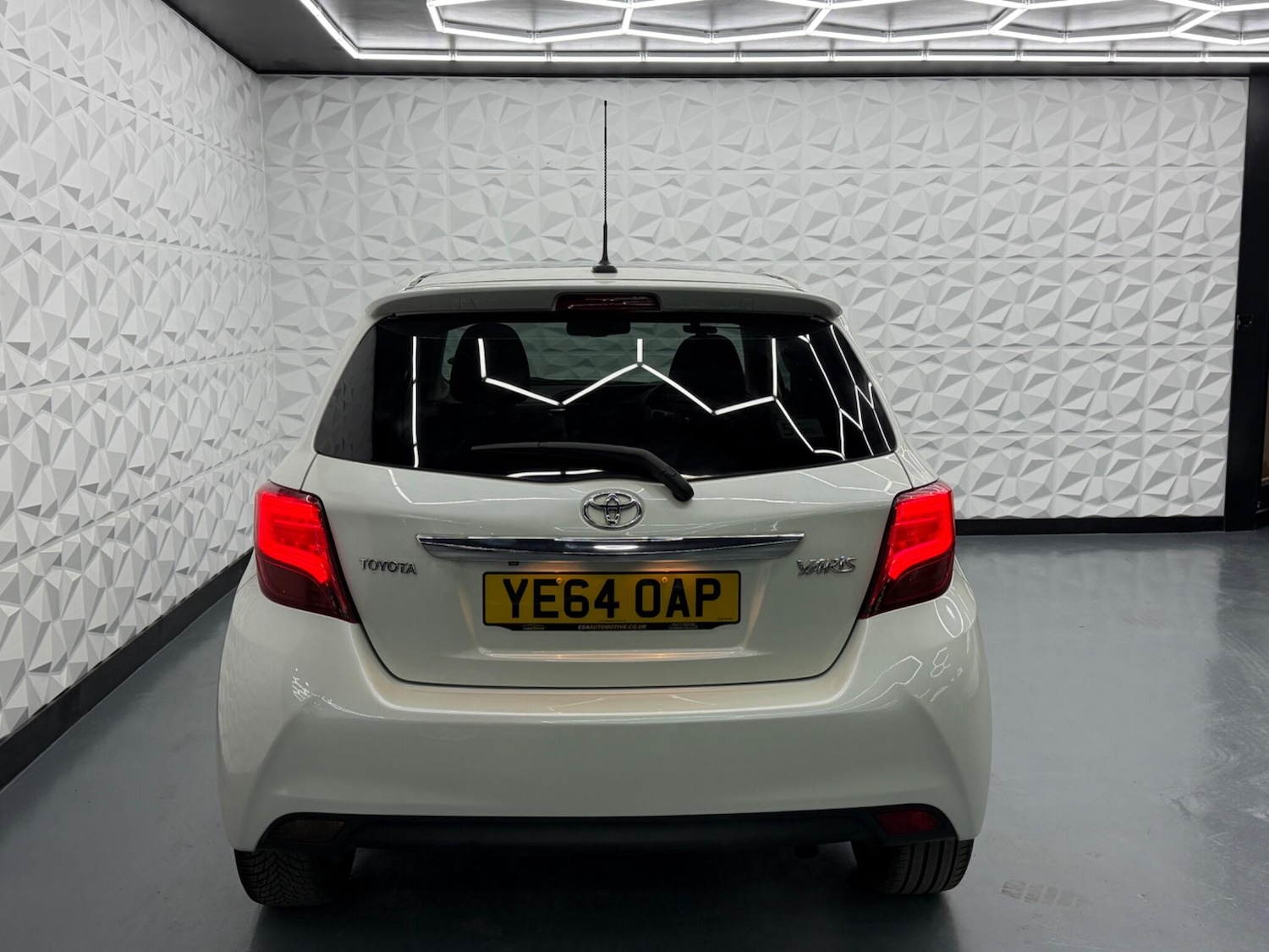 Used Toyota Yaris 2014 for sale - 77613846: Photo 8