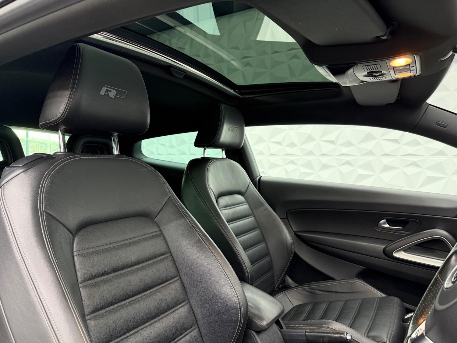 Used Volkswagen Scirocco for sale - 78115041: Photo 15