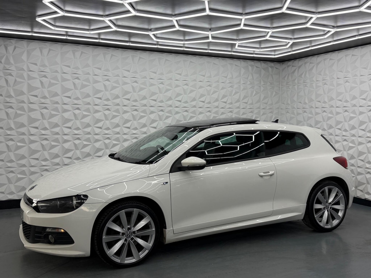 Used Volkswagen Scirocco for sale - 78115041: Photo 8