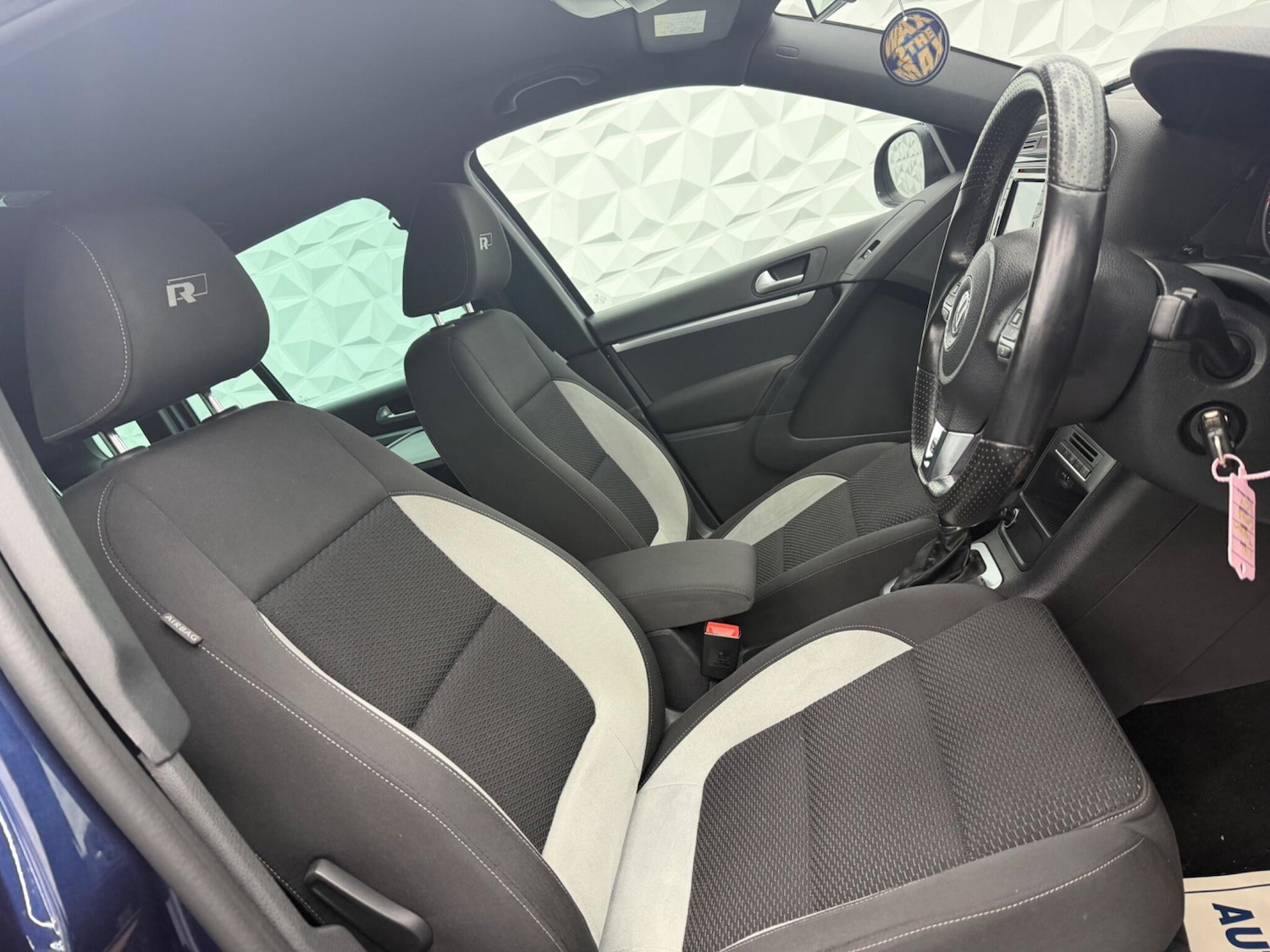 Used Volkswagen Tiguan 2015 for sale - 77613833: Photo 15