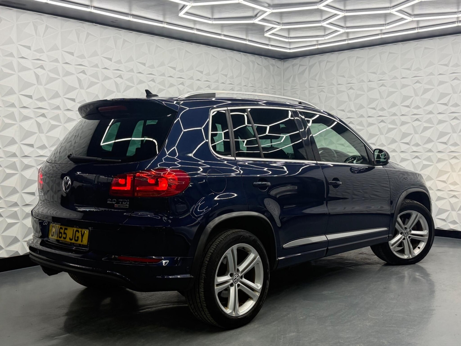 Used Volkswagen Tiguan 2015 for sale - 77613833: Photo 3
