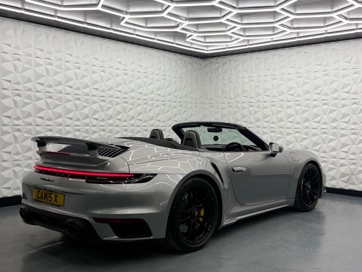 Used Porsche 911 for sale - 77613849: Photo 17