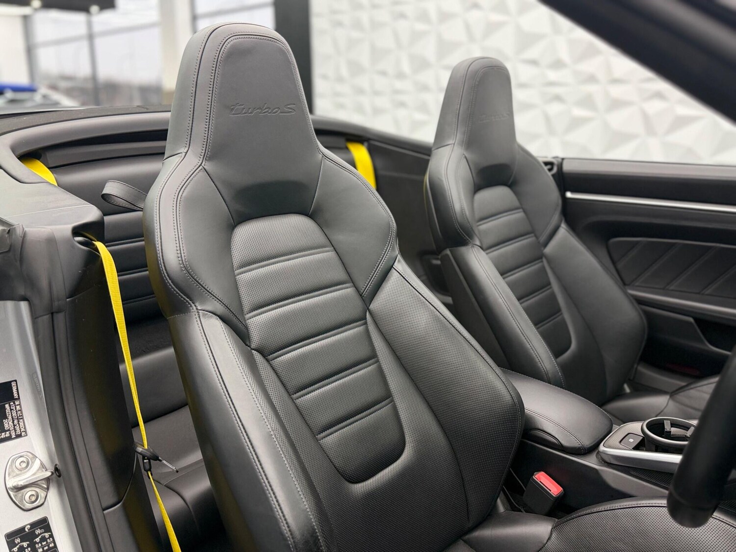 Used Porsche 911 for sale - 77613849: Photo 32