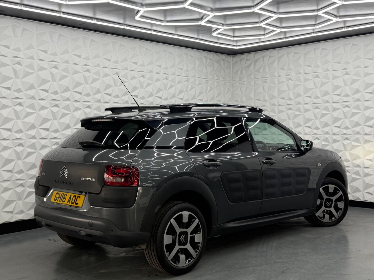 Used Citroen C4 Cactus 2016 for sale - 78205032: Photo 2