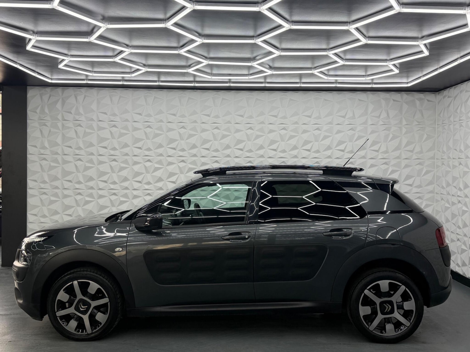Used Citroen C4 Cactus 2016 for sale - 78205032: Photo 6