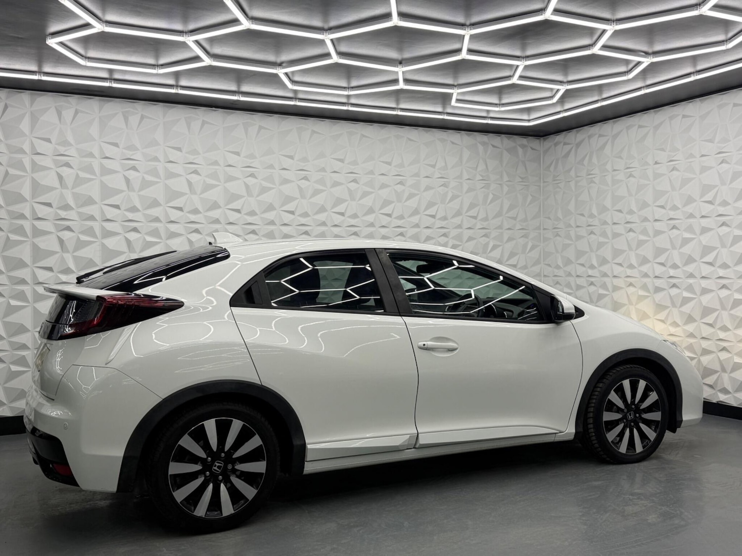 Used Honda Civic 2015 for sale - 77612798: Photo 11