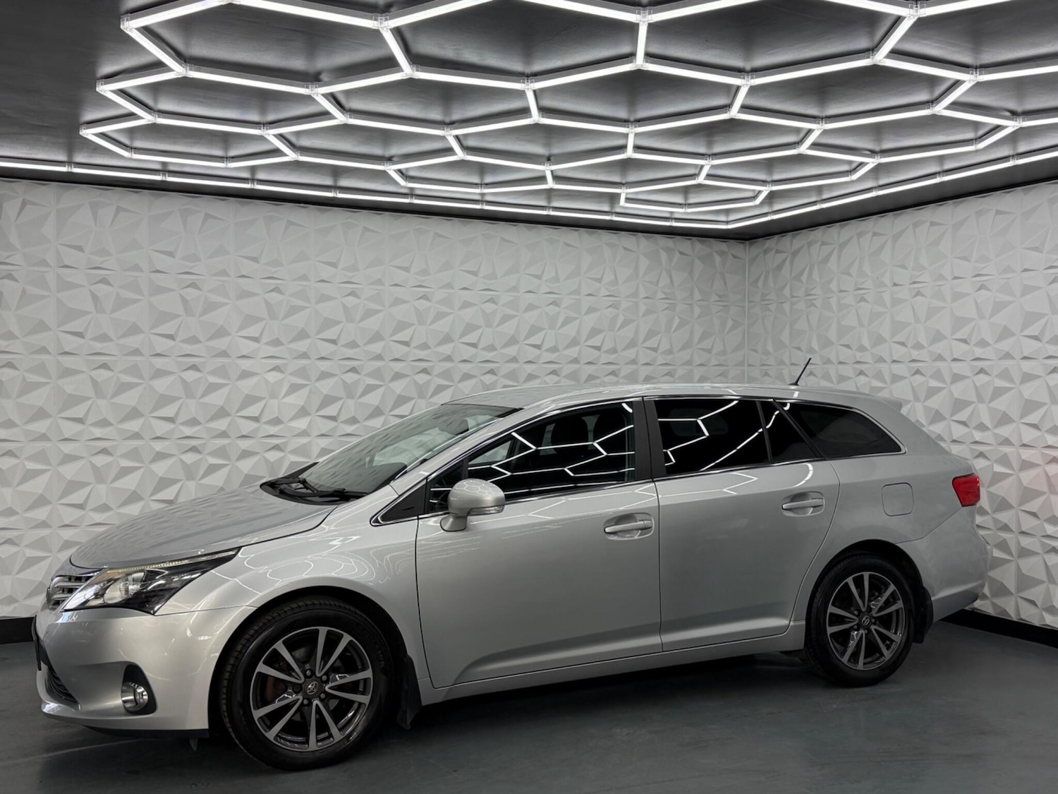 Used Toyota Avensis for sale - 78115420: Photo 5