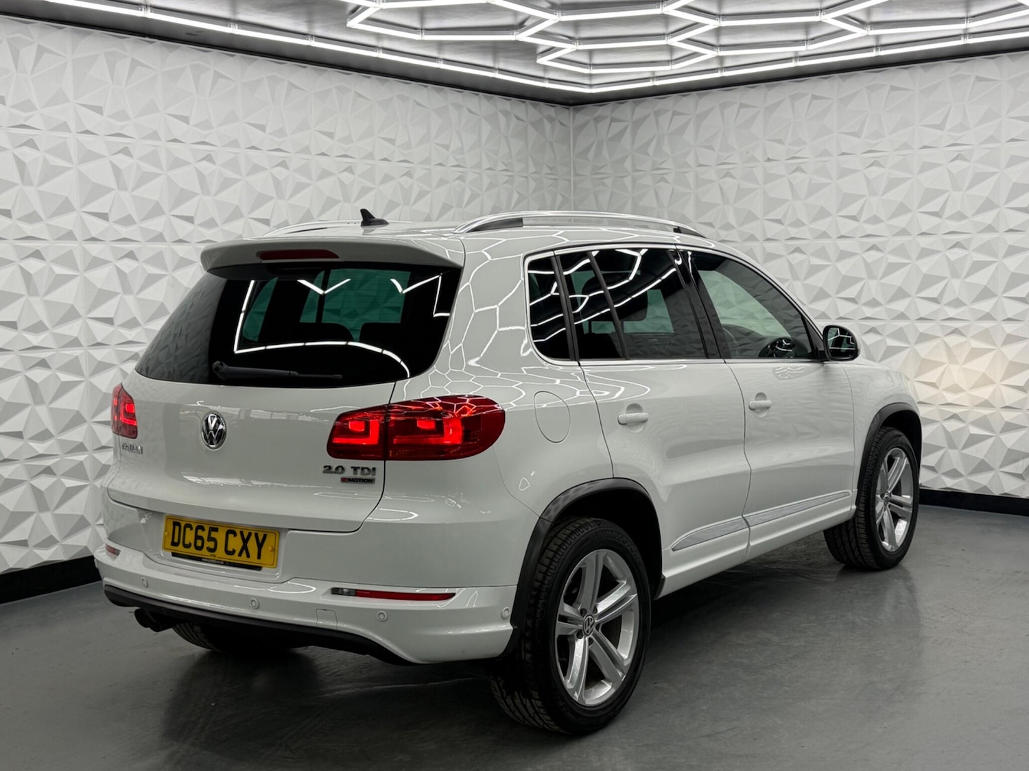 Used Volkswagen Tiguan 2016 for sale - 77853177: Photo 10