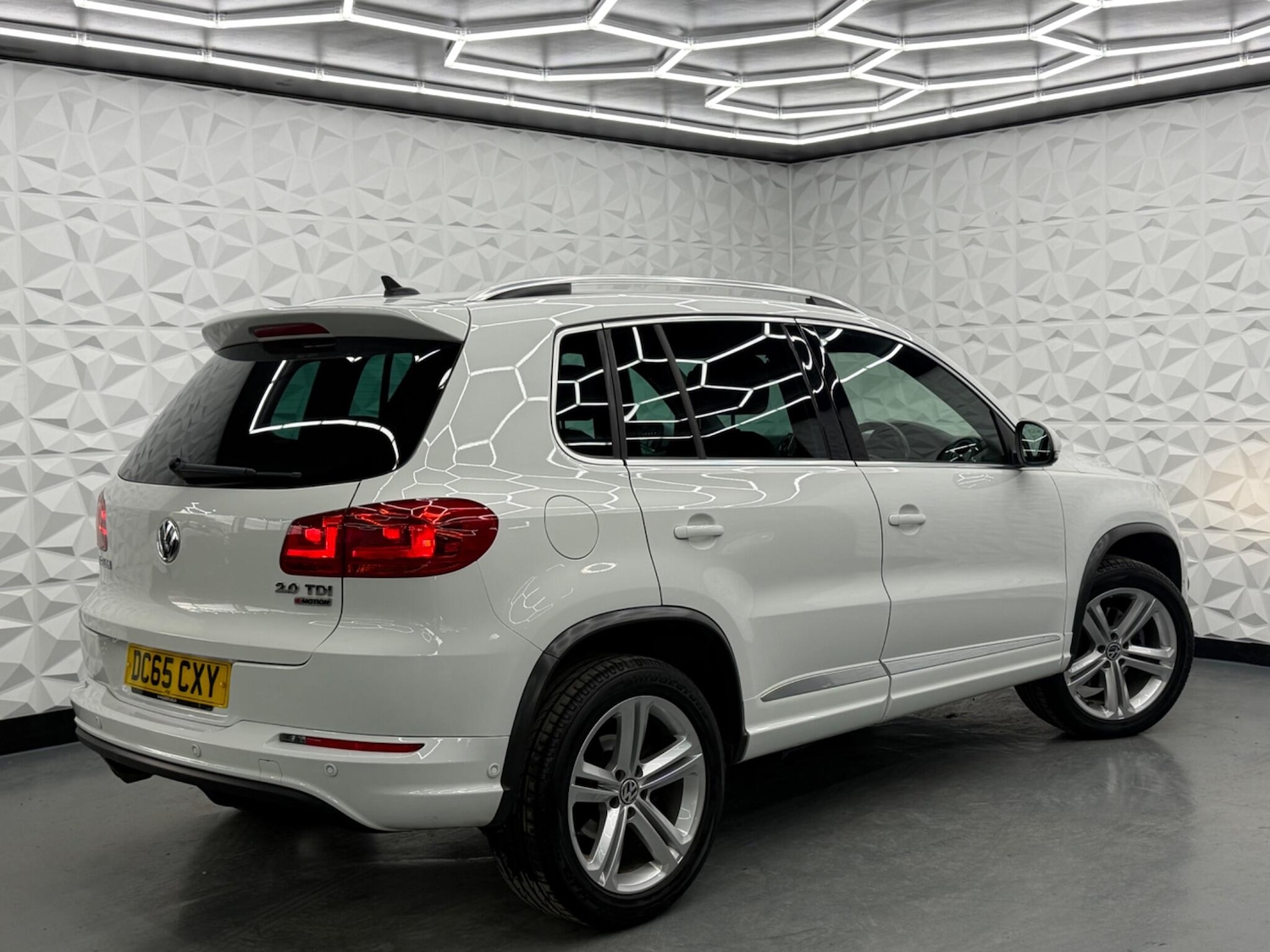 Used Volkswagen Tiguan 2016 for sale - 77853177: Photo 3