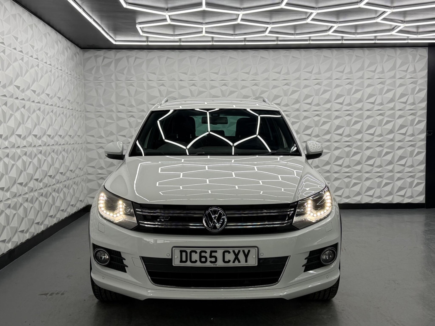 Used Volkswagen Tiguan 2016 for sale - 77853177: Photo 4