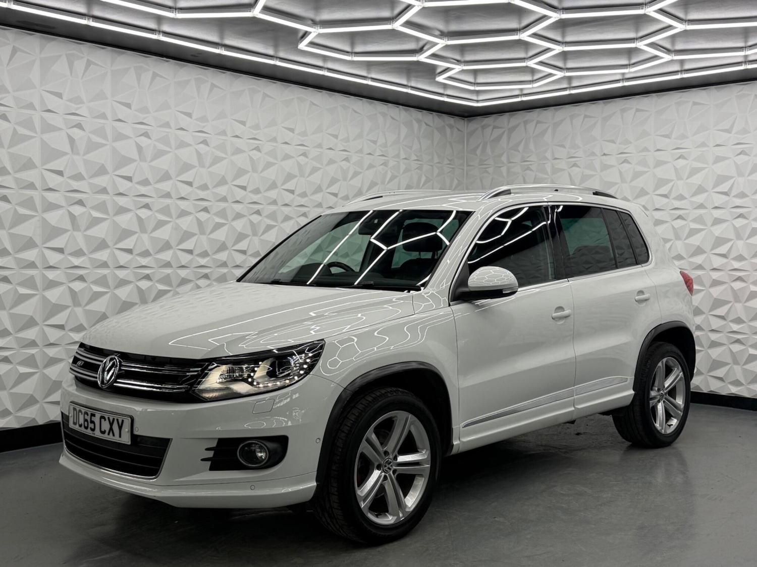 Used Volkswagen Tiguan 2016 for sale - 77853177: Photo 5