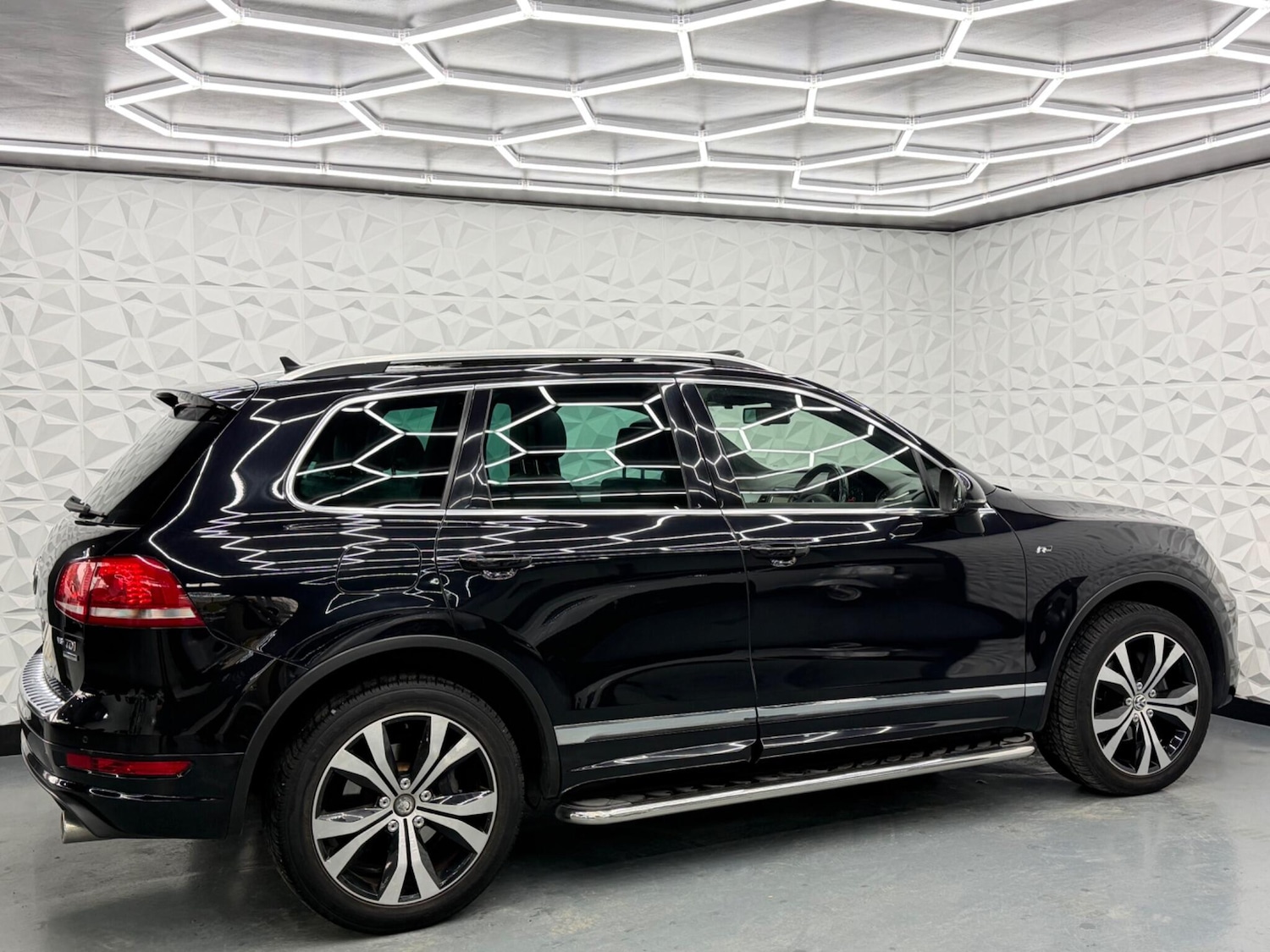 Used Volkswagen Touareg 2013 for sale - 77613817: Photo 13