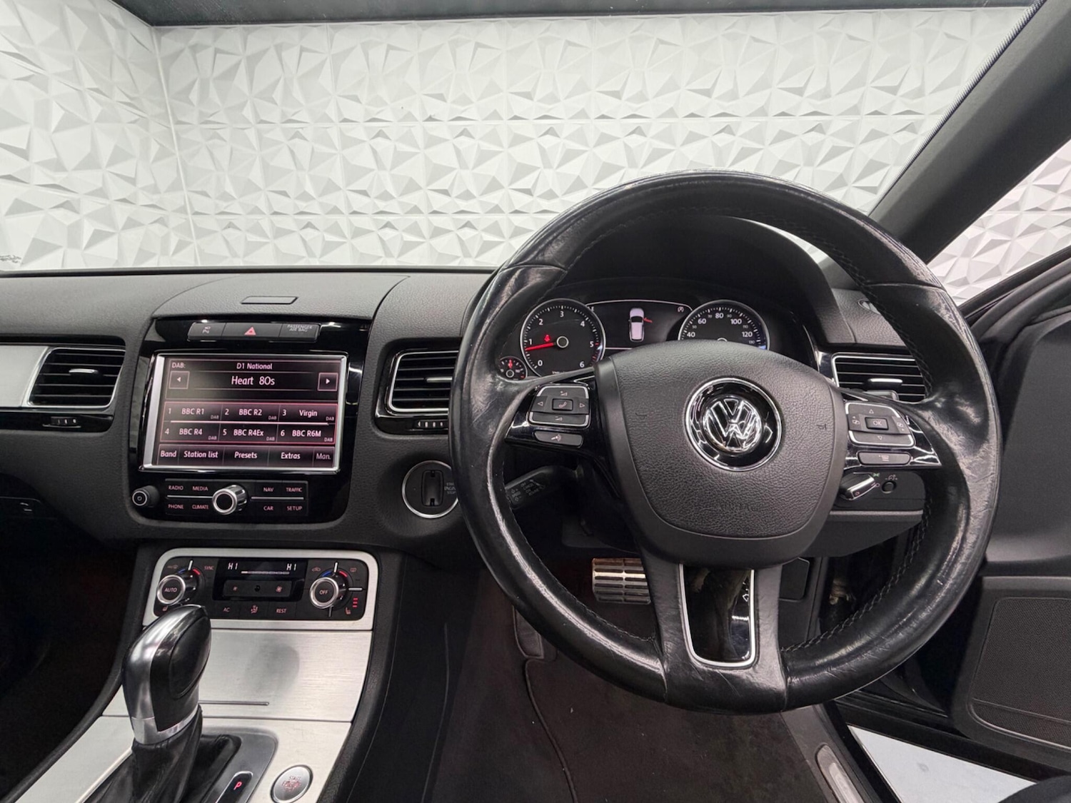 Used Volkswagen Touareg 2013 for sale - 77613817: Photo 23