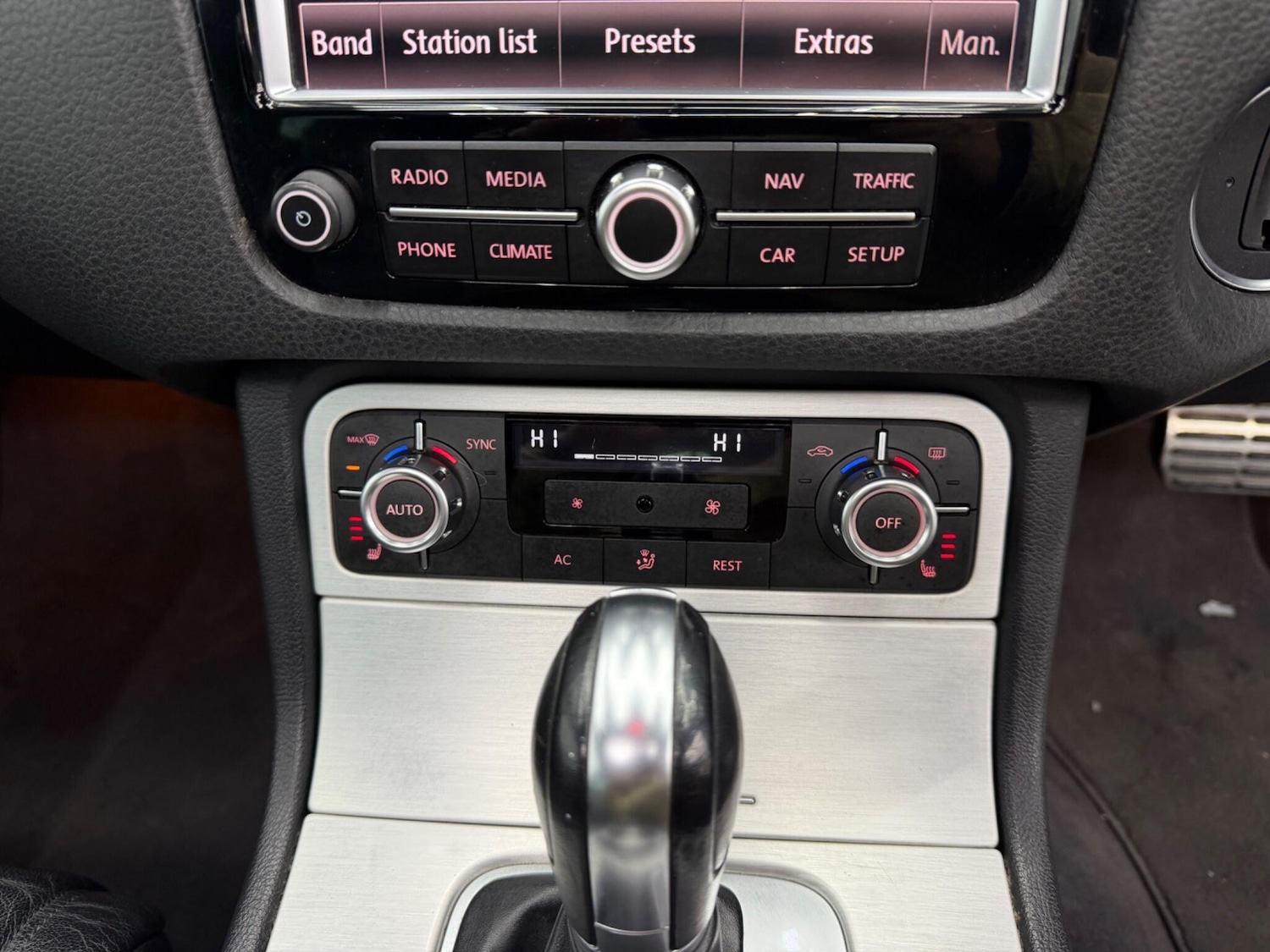 Used Volkswagen Touareg 2013 for sale - 77613817: Photo 26