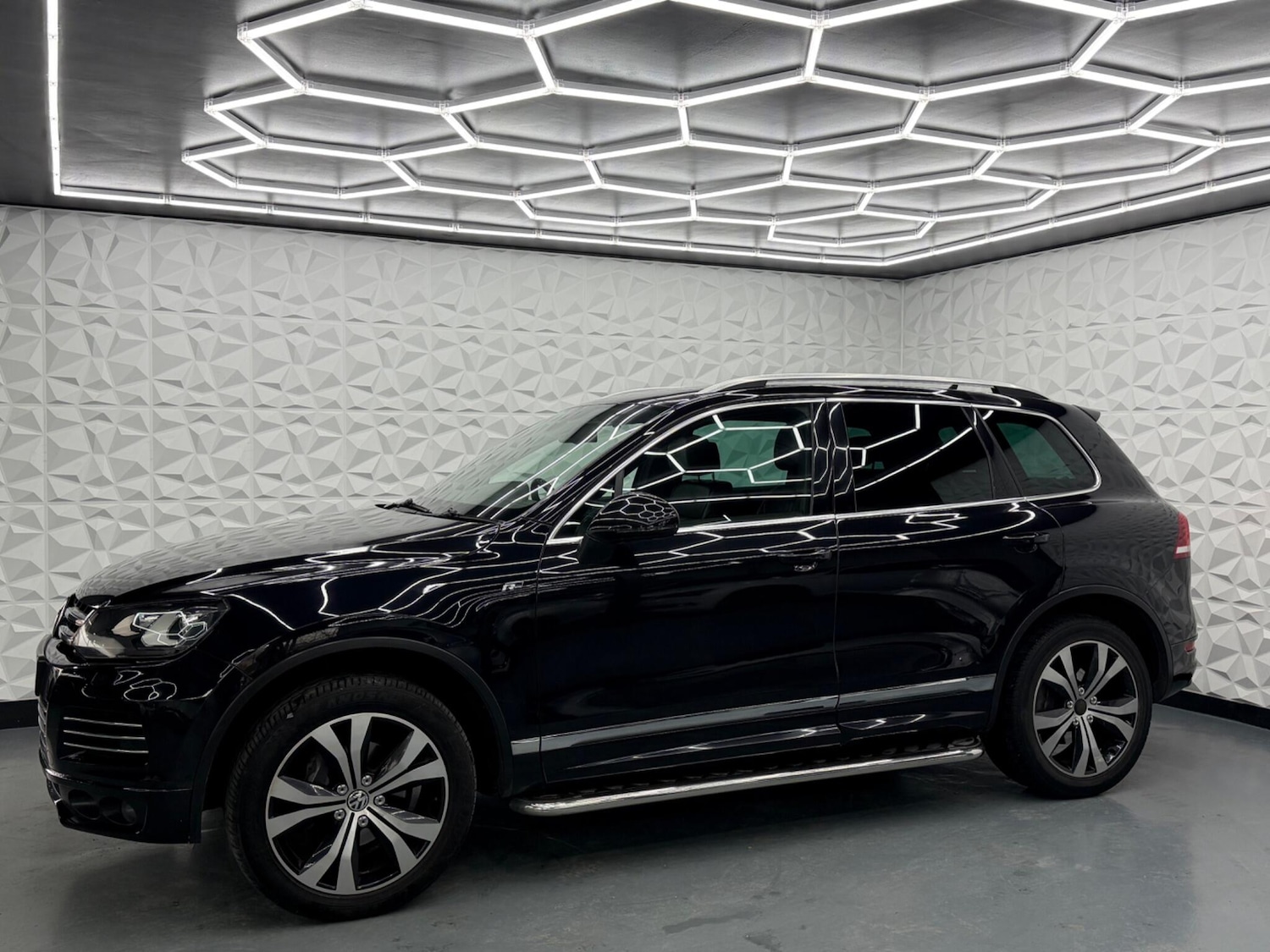 Used Volkswagen Touareg 2013 for sale - 77613817: Photo 6