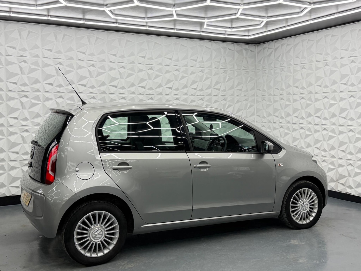 Used Volkswagen up! 2013 for sale - 77613813: Photo 13