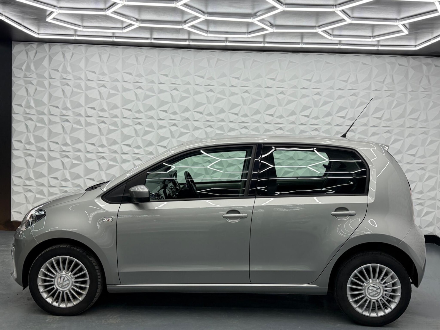 Used Volkswagen up! 2013 for sale - 77613813: Photo 7