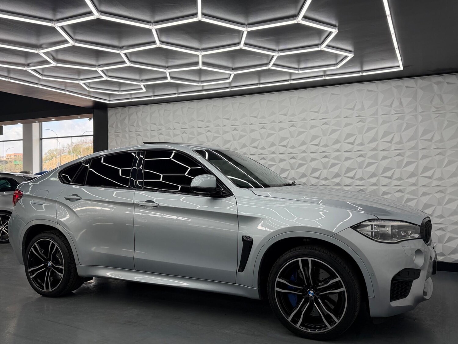 Used BMW x6 M 2017 for sale - 78018874: Photo 10