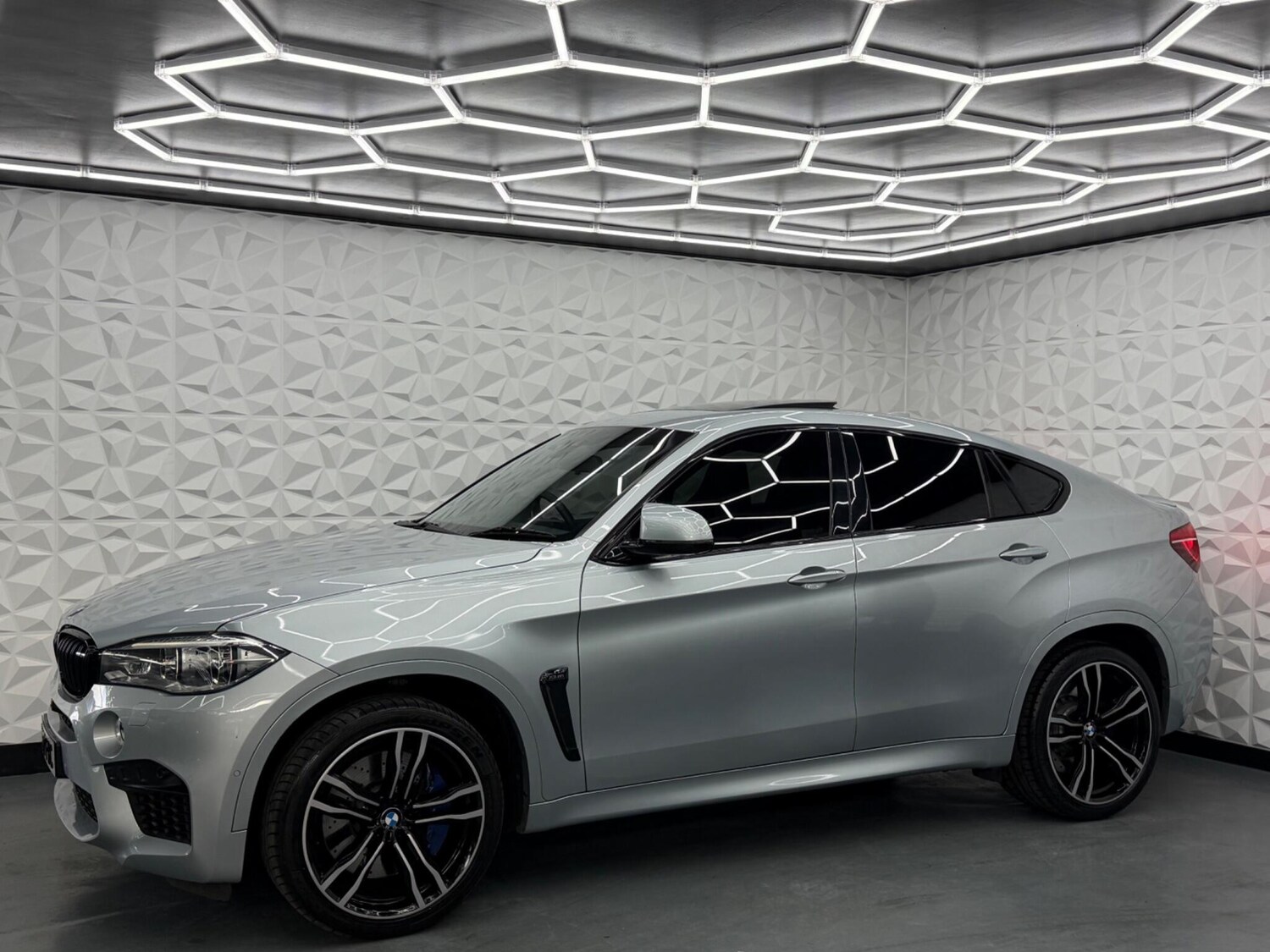 Used BMW x6 M 2017 for sale - 78018874: Photo 6