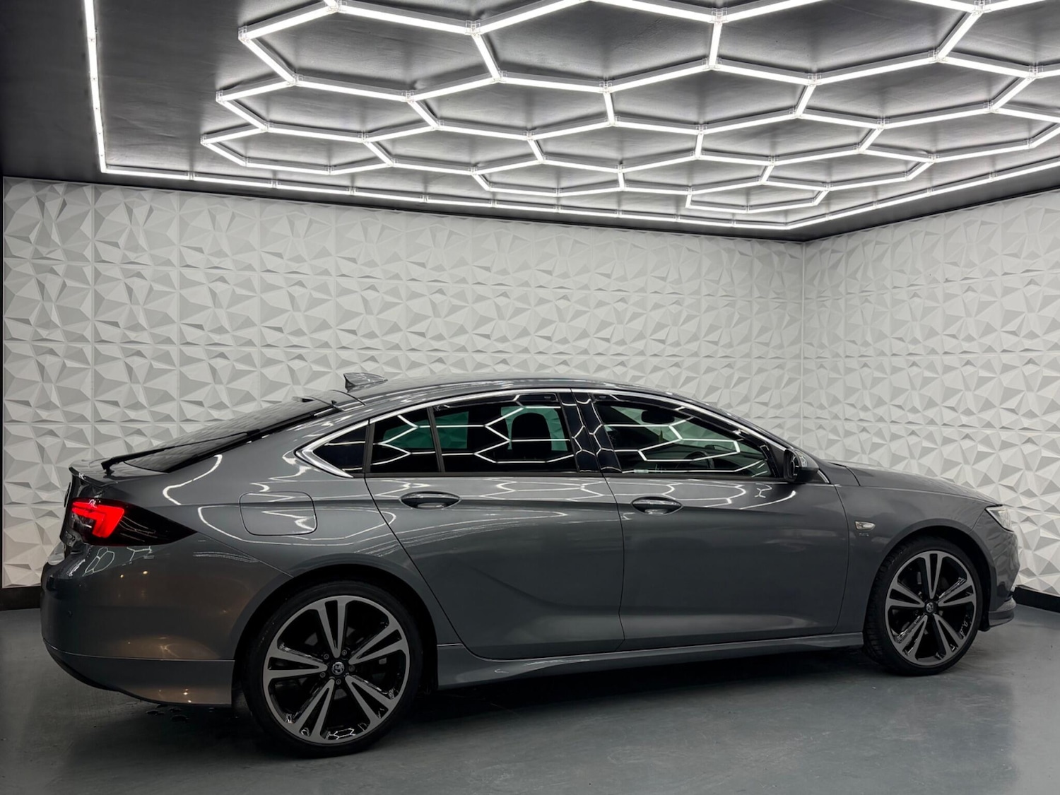 Used Vauxhall Insignia 2017 for sale - 77613814: Photo 12