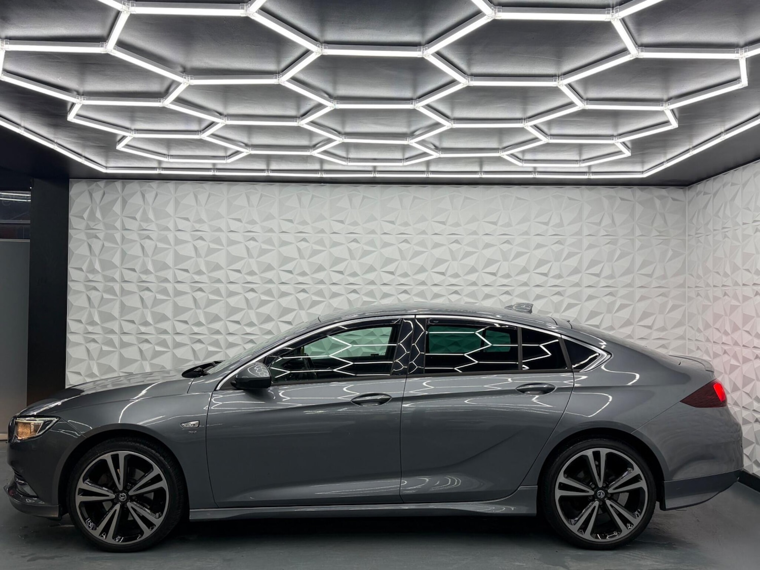 Used Vauxhall Insignia 2017 for sale - 77613814: Photo 6