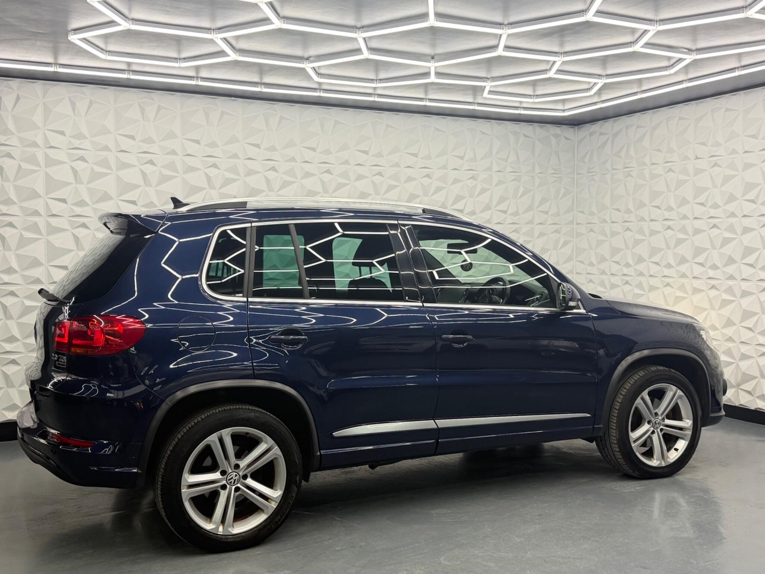 Used Volkswagen Tiguan for sale - 78135990: Photo 13