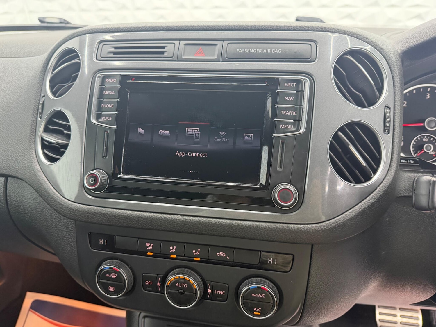 Used Volkswagen Tiguan for sale - 78135990: Photo 25