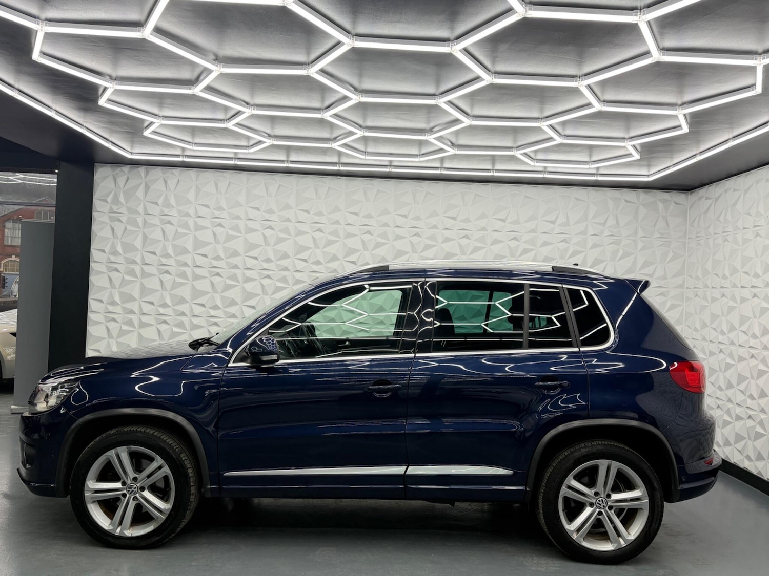 Used Volkswagen Tiguan for sale - 78135990: Photo 7